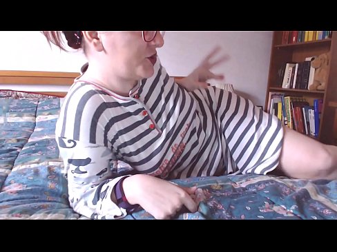 ❤️ Bu böyük qara xoruzu ağzına al kiçik qul Fəsişlər pornoda az.teencumpot.ru