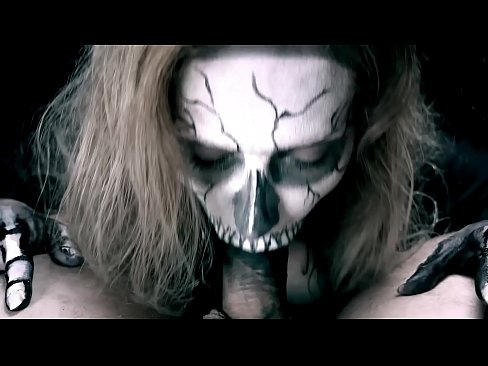 ❤️ Demon qız qara ağzı ilə xoruz əmmək və cum udmaq. Fəsişlər pornoda az.teencumpot.ru